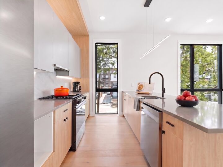 Property Photo:  256 Claremont Ave 3  NJ 07305 