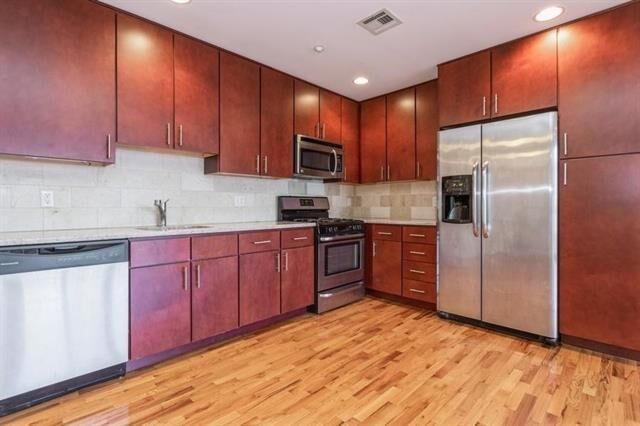Property Photo:  17 Meadow Rd 302  NJ 07070 
