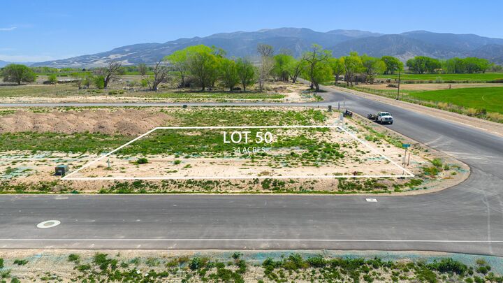Property Photo: 2414 N Locust St UT 84721