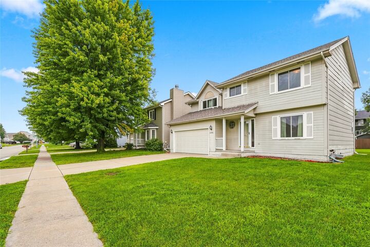 Property Photo: 1209 8th Avenue SE IA 50009