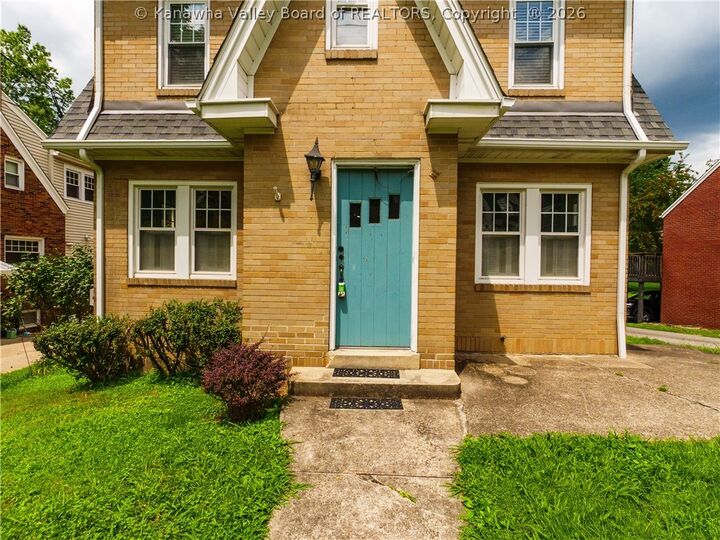 Property Photo: 301 Rosemont Avenue WV 25303