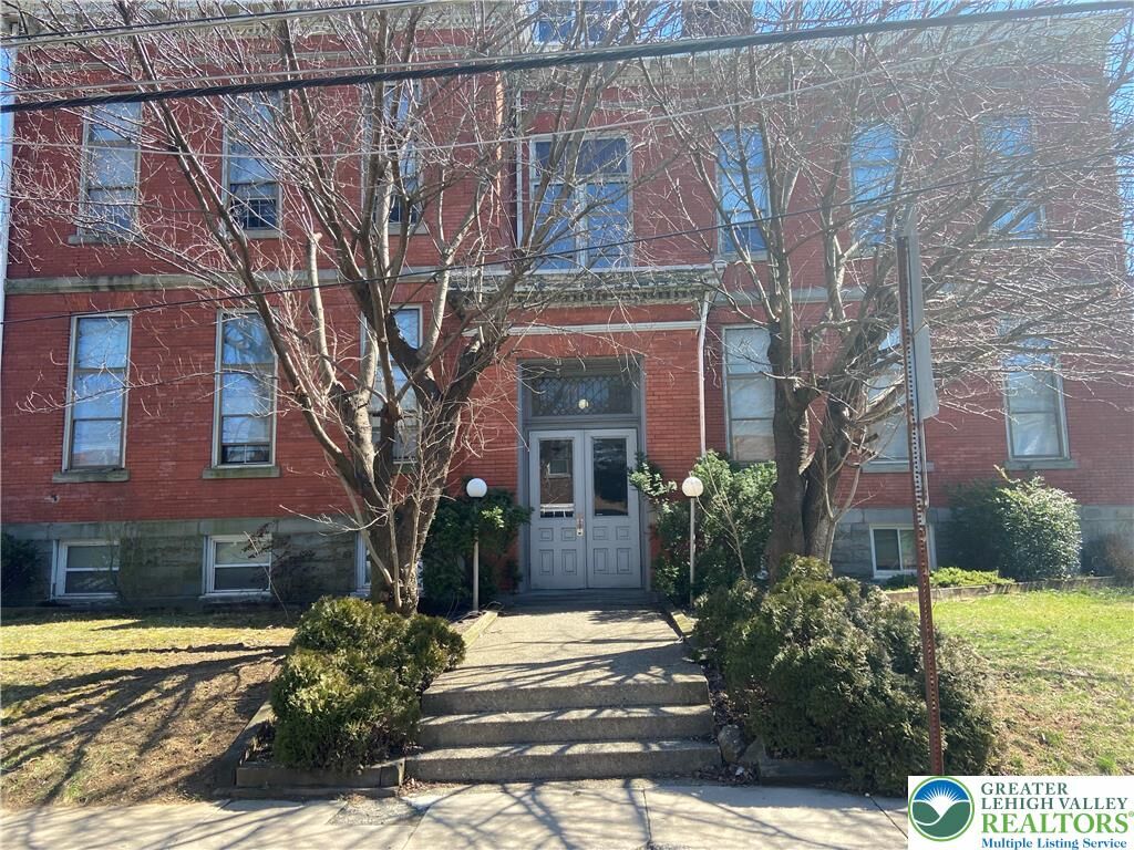 Property Photo:  1236 Washington Street 305  PA 18042 