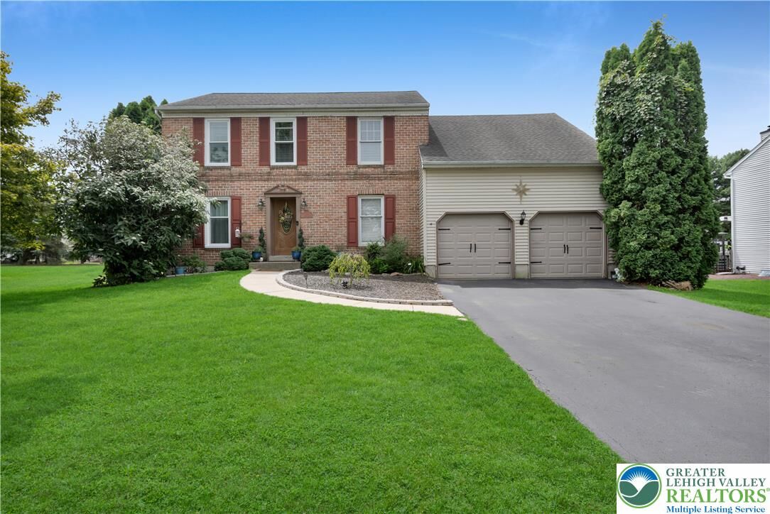Property Photo: 4531 Lenox Drive PA 18017