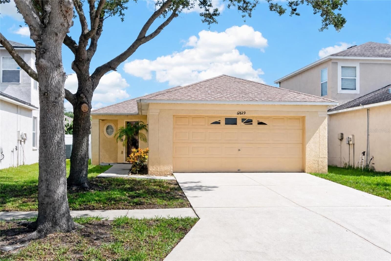 Property Photo:  12629 Evington Point Drive  FL 33579 