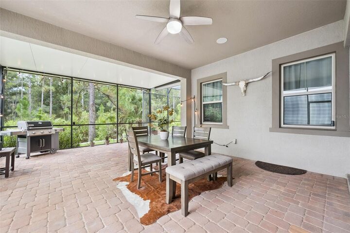 Property Photo: 14156 Alafaya Oak Bend FL 32828