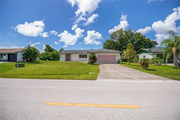 Property Photo: 20255 Lorenzo Avenue FL 33952