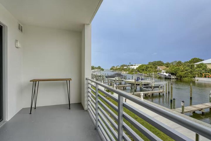 Property Photo: 1709 N Tamiami Trail 220 FL 34234