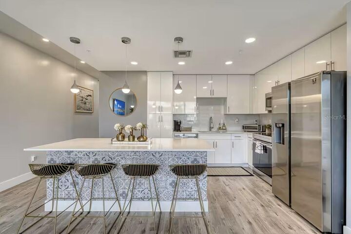 Property Photo:  1709 N Tamiami Trail 220  FL 34234 