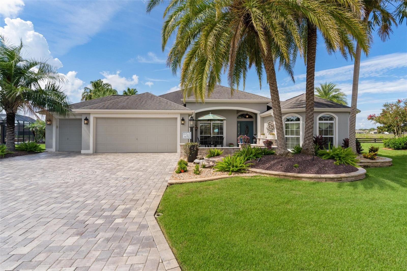 Property Photo:  3676 Vineland Avenue  FL 32163 