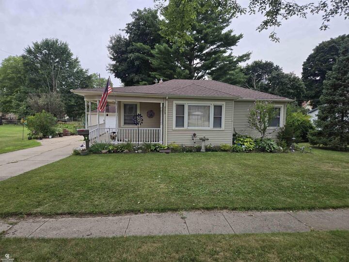 Property Photo:  323 Mary Street  MI 48097 