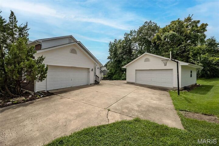 Property Photo: 14 Ludwigs Oak Court MO 63303