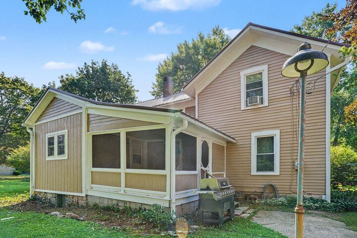 Property Photo: 265 E 4th Street MI 49042