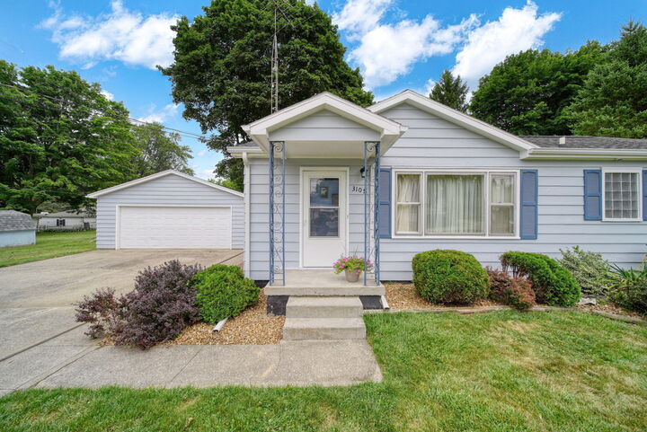 Property Photo: 3109 Queen Street MI 49283