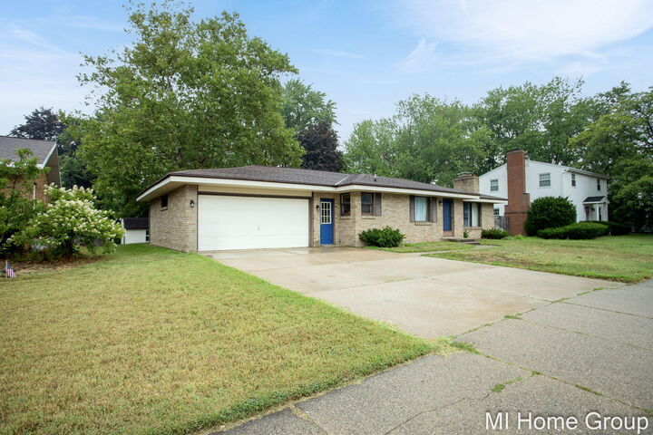 Property Photo:  311 W 32nd Street  MI 49423 
