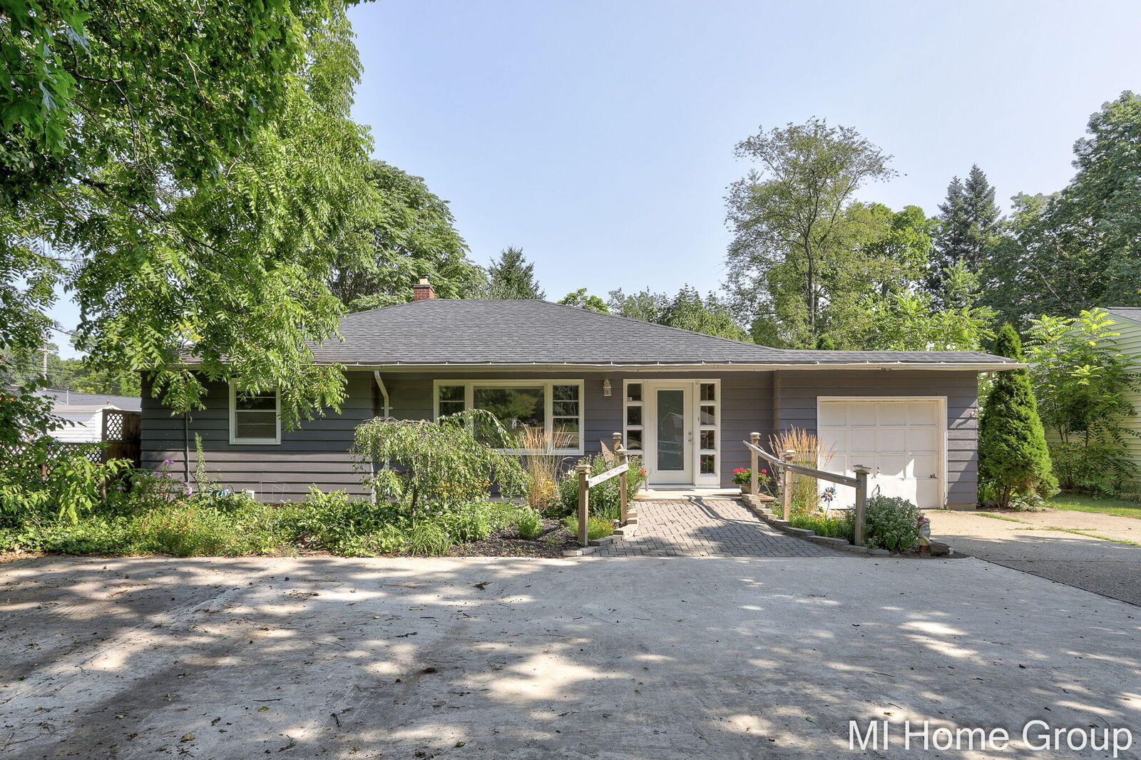 Property Photo:  252 Thomas Street  MI 49010 