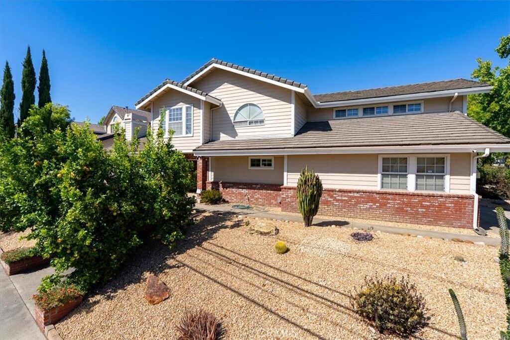 Property Photo:  1604 La Vineda Court  CA 93401 