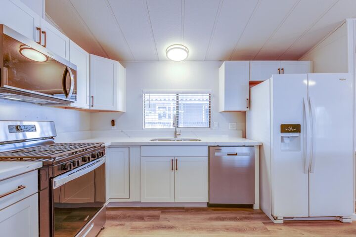 Property Photo:  1459 Standiford 80  CA 95350 