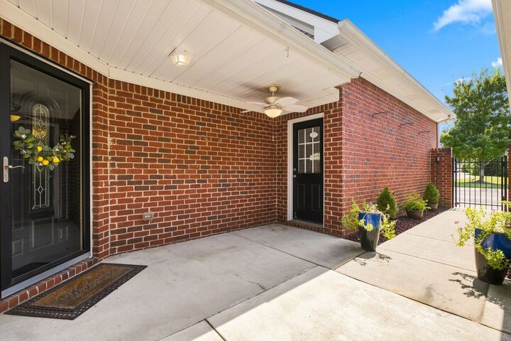 Property Photo: 395 Devon Chase Hl 4604 TN 37066