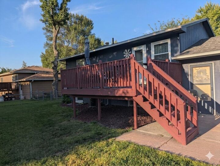 Property Photo:  108 Applewood Dr  NE 68701 