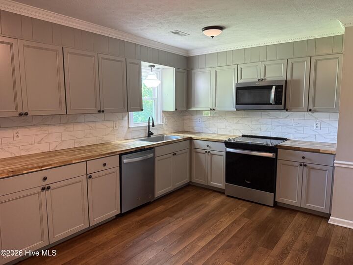 Property Photo:  203 Poplar Road  NC 28532 