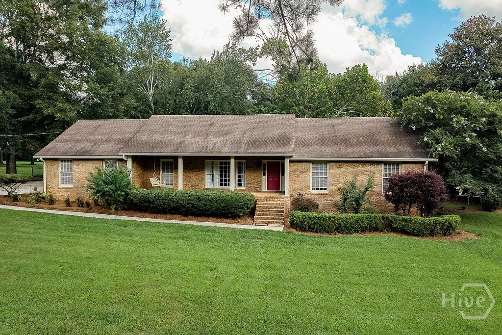 Property Photo:  1035 Whit Davis Road  GA 30605 