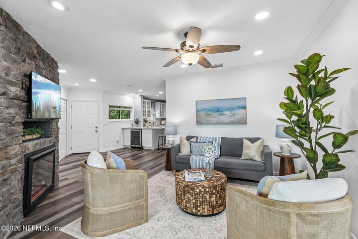 Property Photo: 1800 The Greens Way 1504 FL 32250