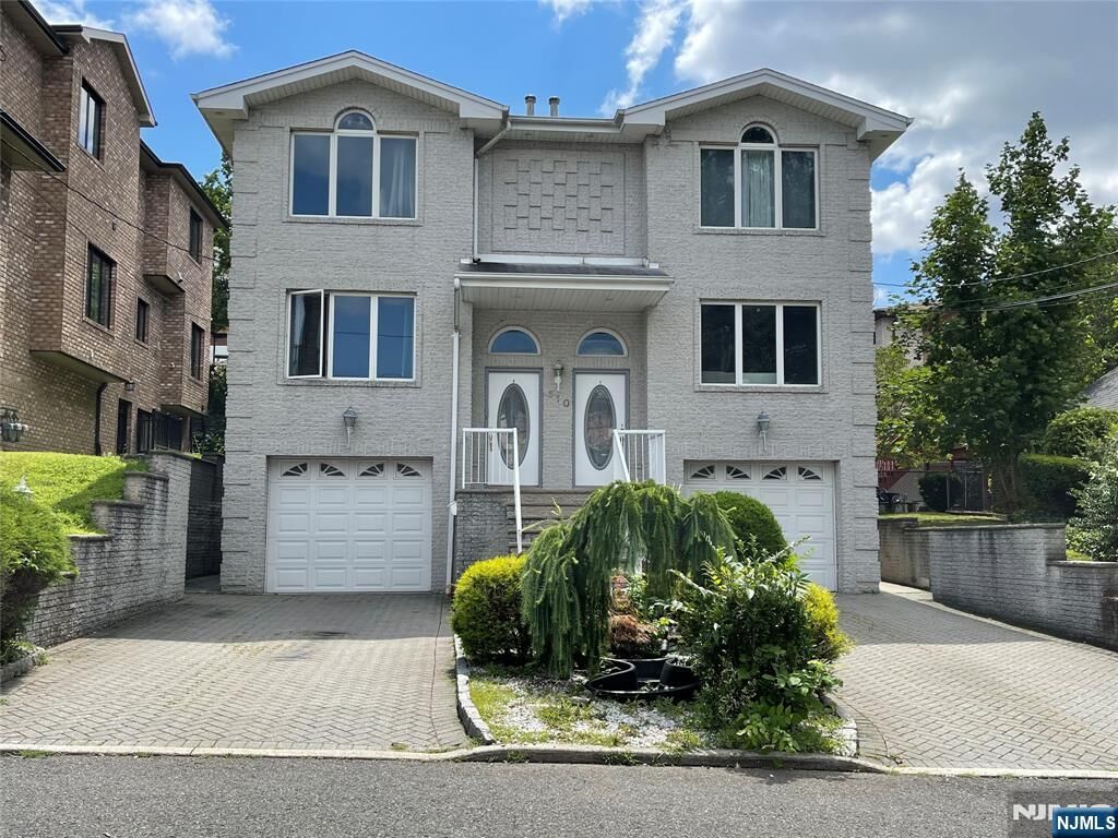 Property Photo:  510 Roff Avenue B  NJ 07650 