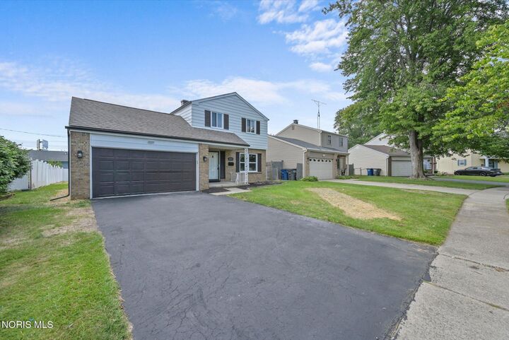 Property Photo: 277 Shoreham Lane OH 43612
