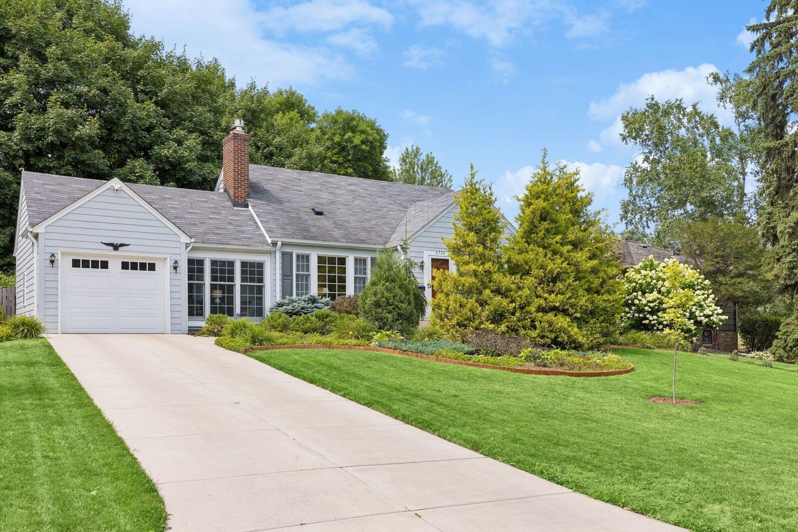 Property Photo: 2724 Ottawa Avenue S MN 55416