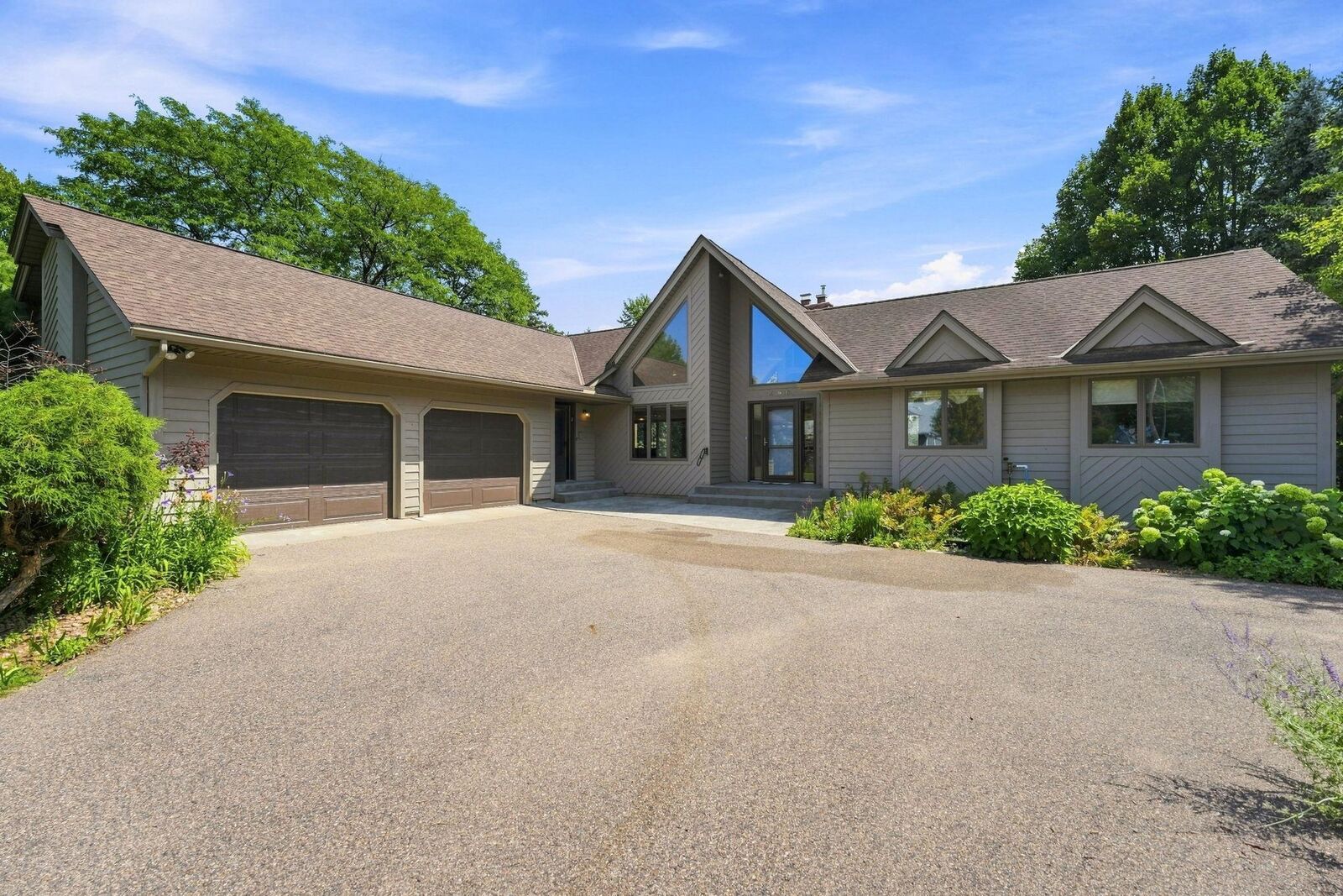 Property Photo: 386 Bear Avenue S MN 55127