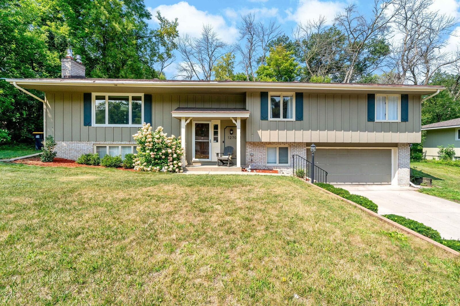 Property Photo:  12708 Parkwood Drive  MN 55337 