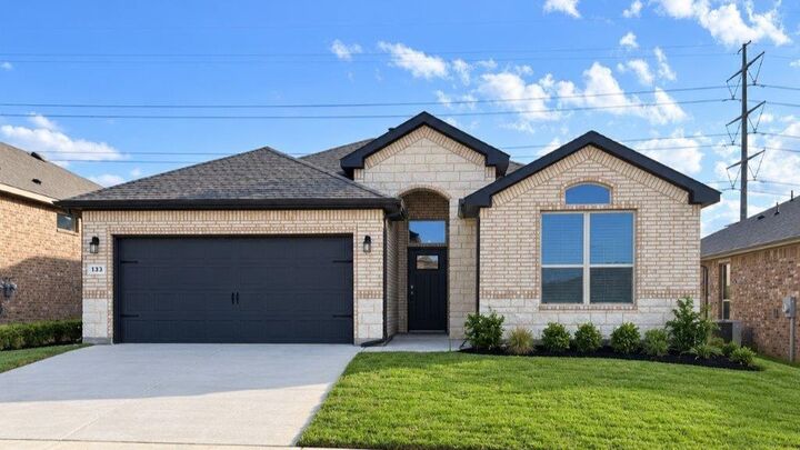 Property Photo: 133 Ringtrail Drive TX 76078