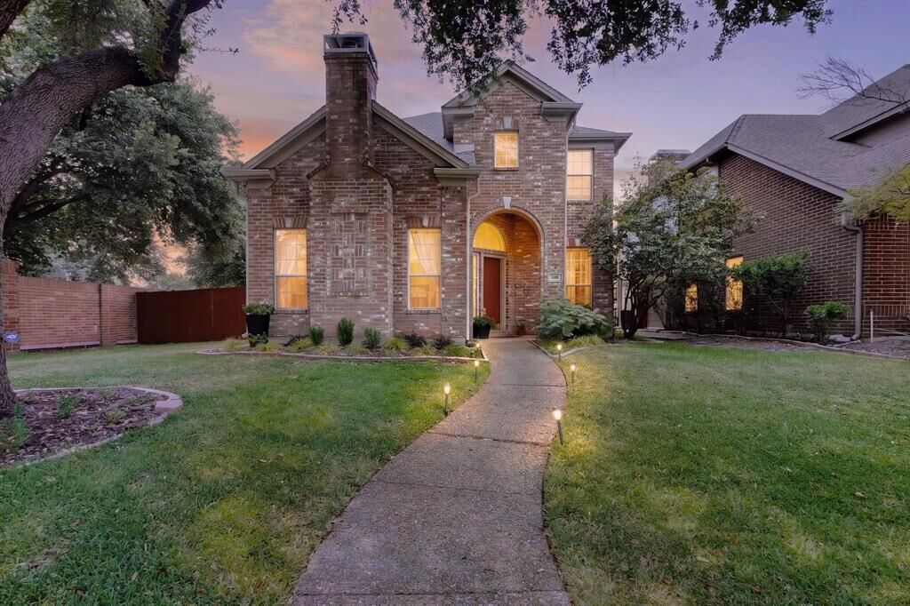 Property Photo: 300 Cosbie Drive TX 75063