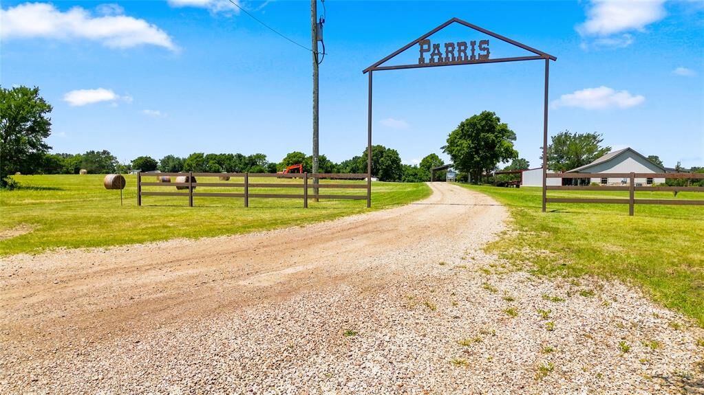 Property Photo:  189 County Road 3090  TX 75415 