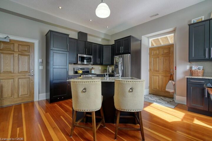 Property Photo: 69 Wellington Street 201 ON N1R 3Y6