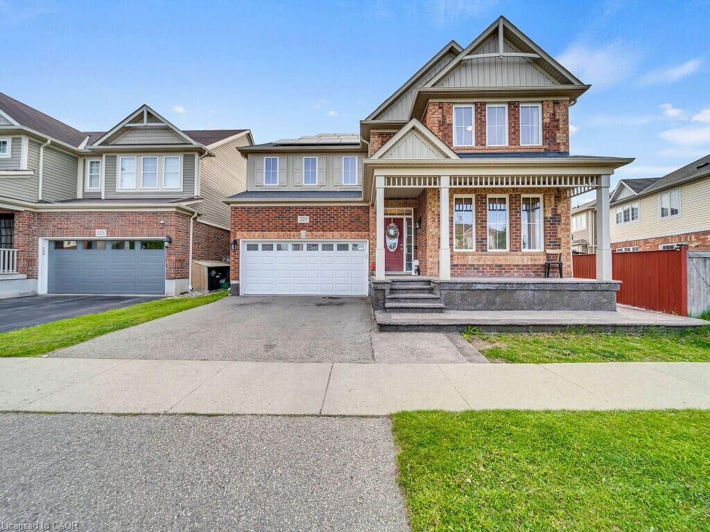 Property Photo: 227 Baldwin Drive Main ON N3C 0B8