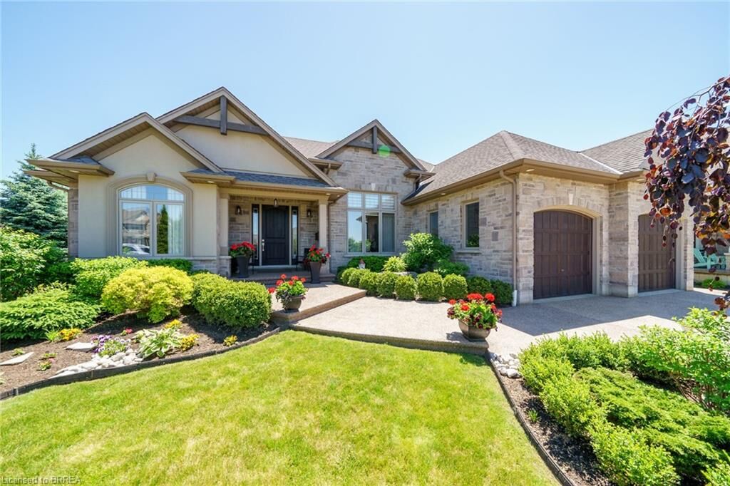 Property Photo: 12 Ellington Place ON N3T 5L7