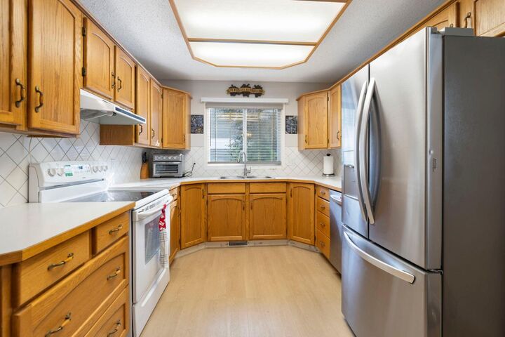 Property Photo: 76 Douglas Ridge Close SE AB T2Z 2M3