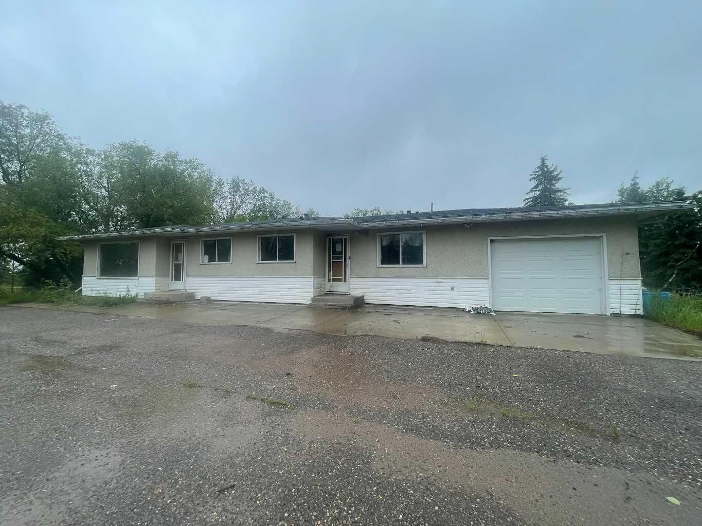 Property Photo: 58032 Range Road 101 AB T0A 3A0