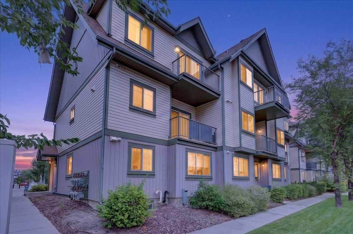 Property Photo: 121 Copperpond Common SE 1016 AB T2Z 5B6