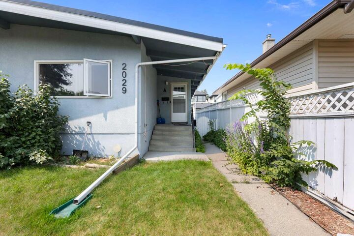 Property Photo: 2029 &Amp 2031 35 Street SW AB T3E 2X5