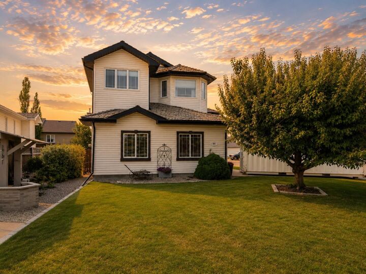 Property Photo: 95 Heritage Point W AB T1K 7K9