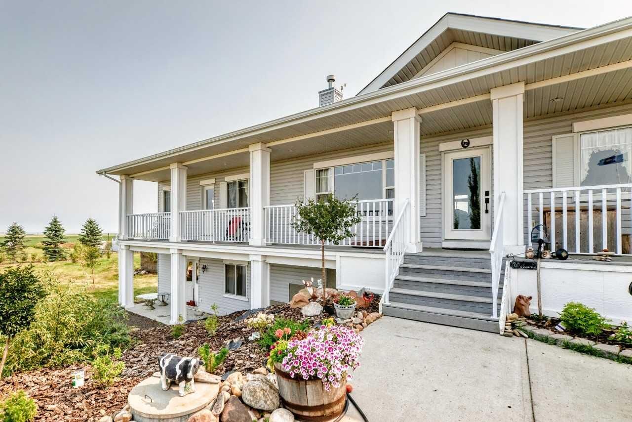 Property Photo: 320016 402 Avenue E AB T0L 0J0