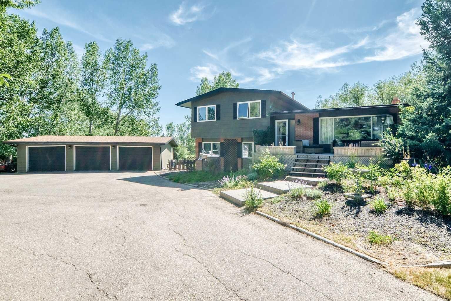 Property Photo:  33165 Huggard Road  AB T3Z 2C4 