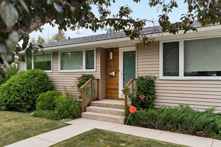 Property Photo: 27 Gateway Drive SW AB T3E 4J8