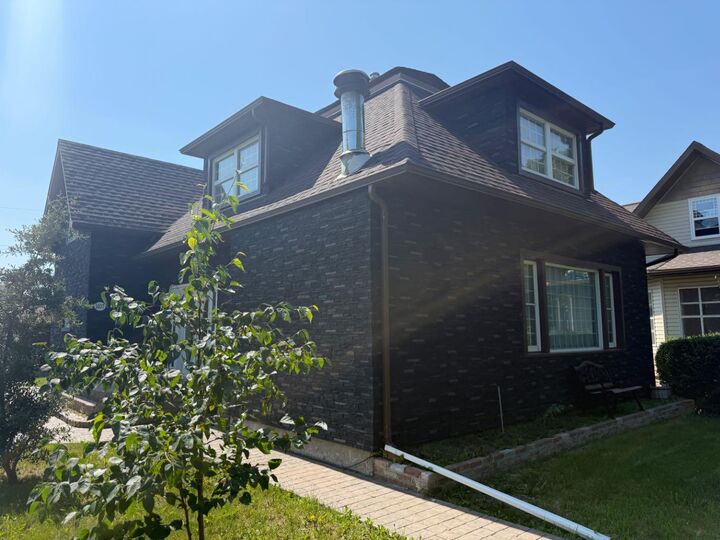 Property Photo: 1037 4 Avenue AB T9W 1H1