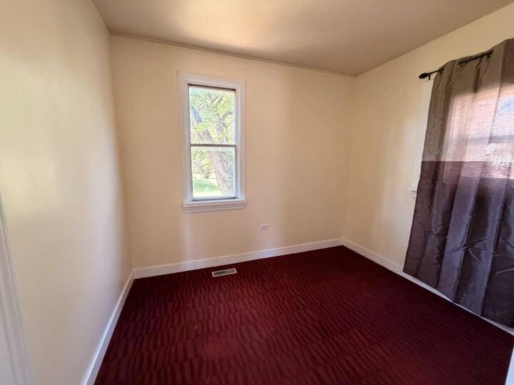 Property Photo: 737 6 Avenue AB T9W 1C2