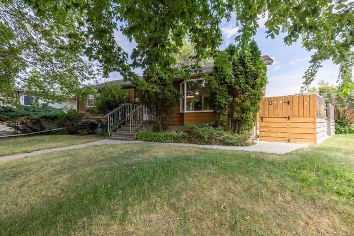 Property Photo: 1005 17 Street N AB T1H 3E3