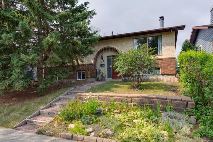 Property Photo: 107 Bermuda Drive NW AB T3K 1H6