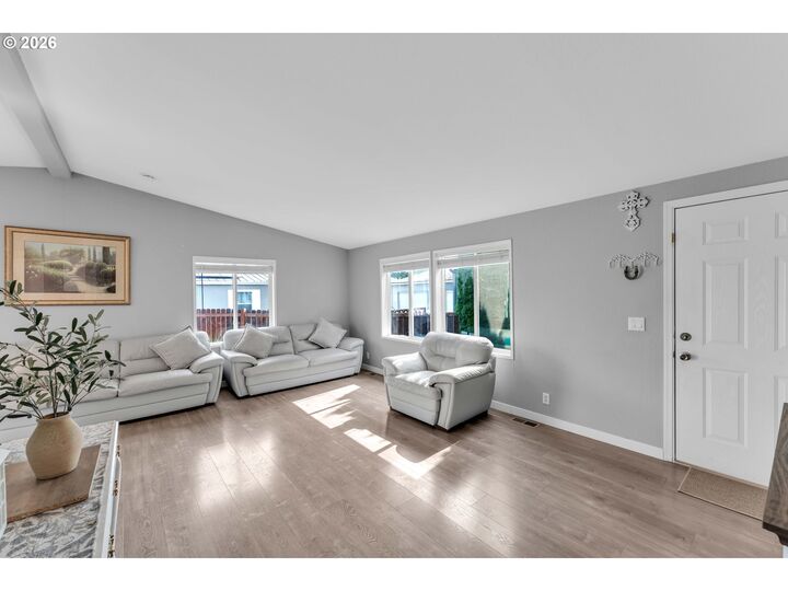 Property Photo:  1514 Granite St  OR 97071 